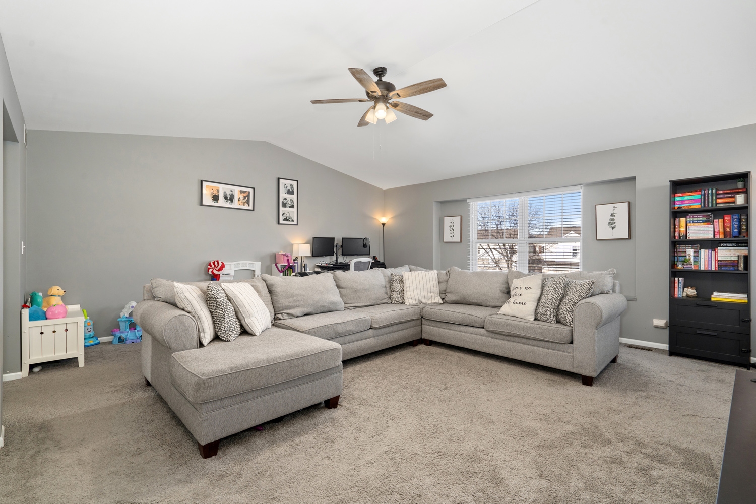 Virtual Staging Service to Realtors in Roselle