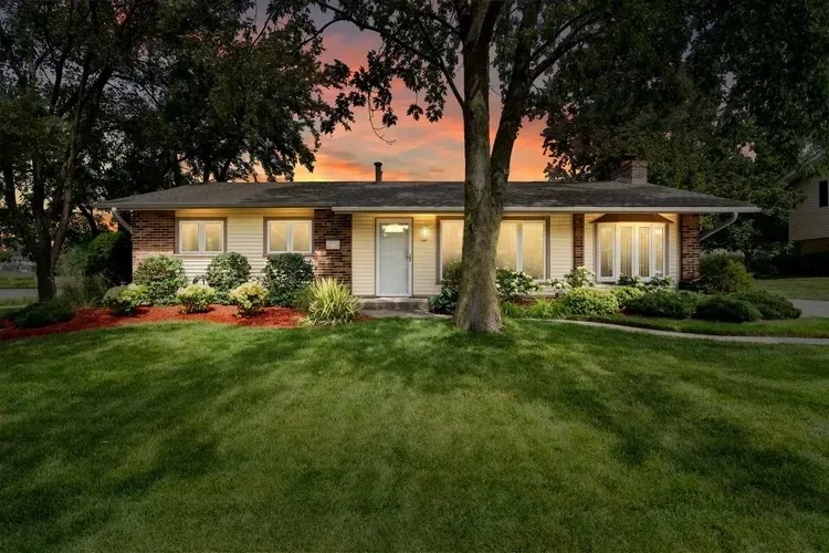 real estate photography services in Bloomingdale